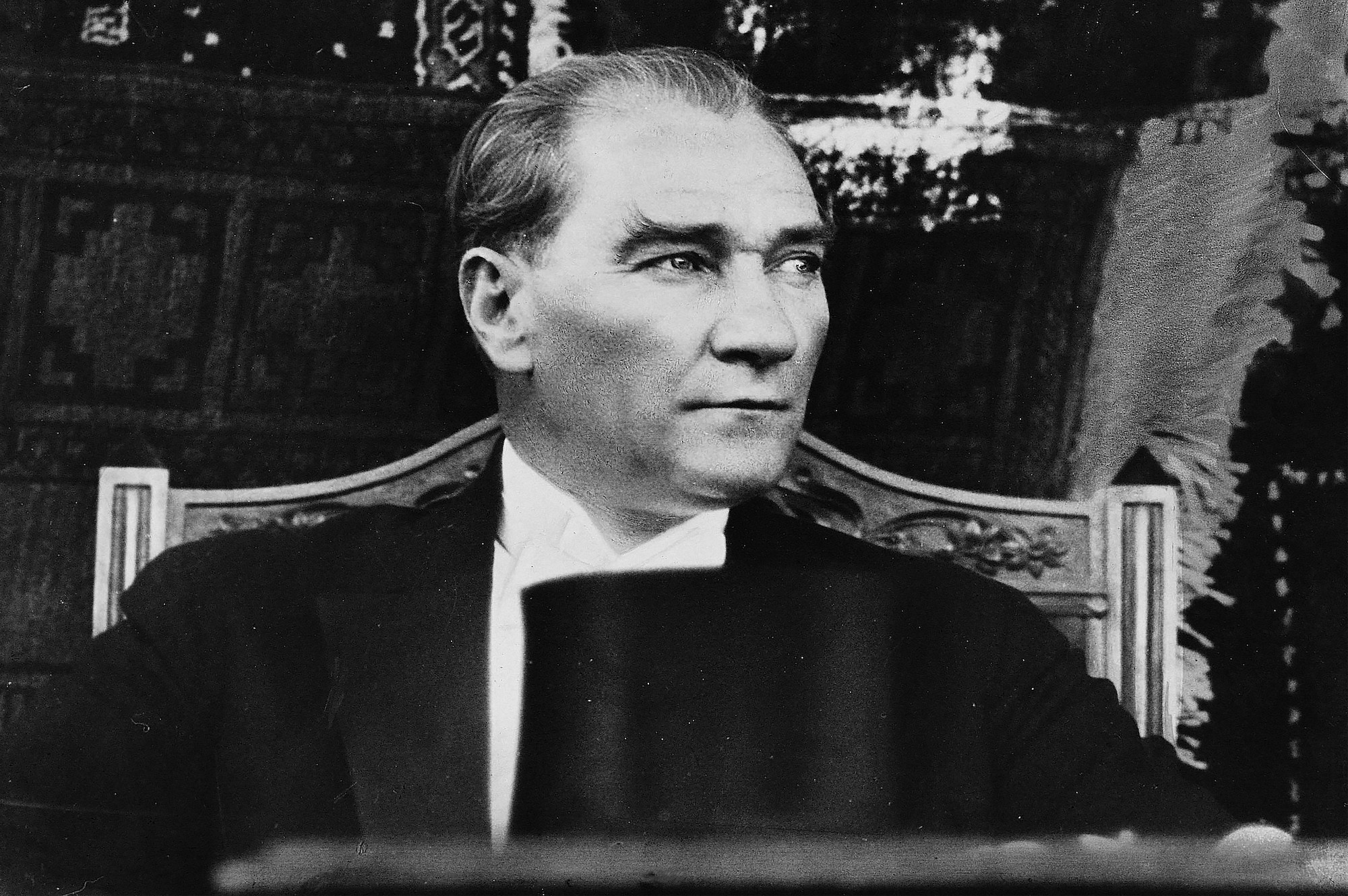 Nostaljik Atatürk Resmi 3 Boyutlu Resimli Duvar Kağıdı